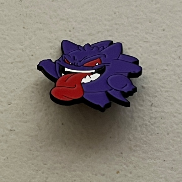 Pokemon Gengar Pin Brooch Pins Streetwear Hats Hat Bag New Charizard - Picture 5 of 8